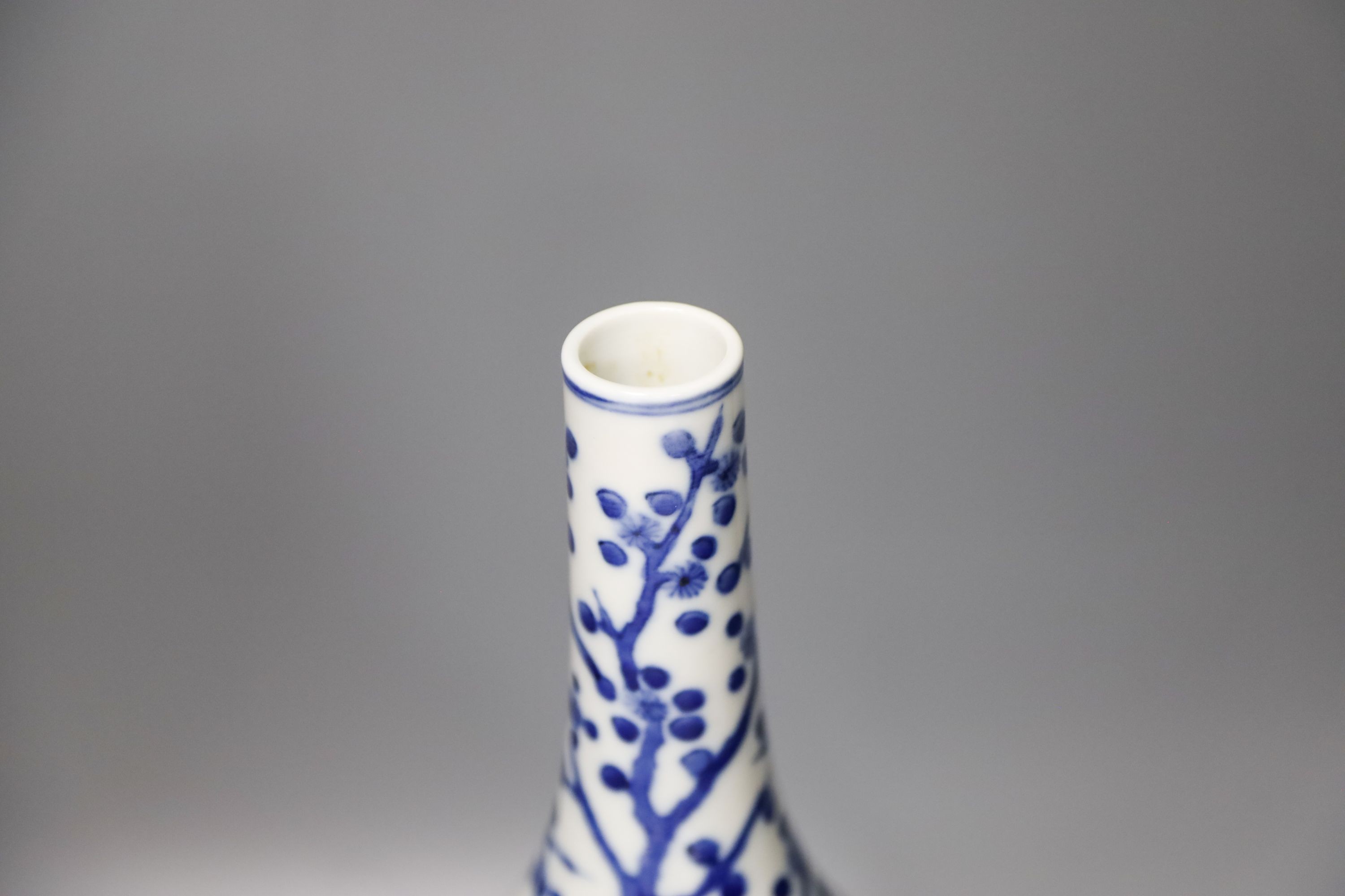 A Chinese blue and white bottle vase, 30cm